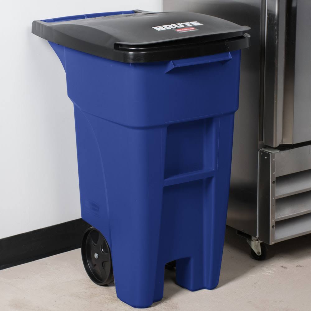 32 Gallon Gray Rollout Trash Container with Lid Y35441