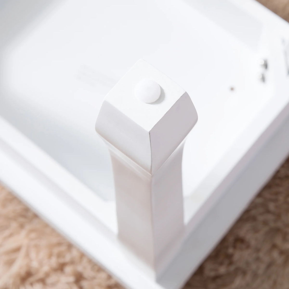 White Wood Vanity Stool with Cushion E67300