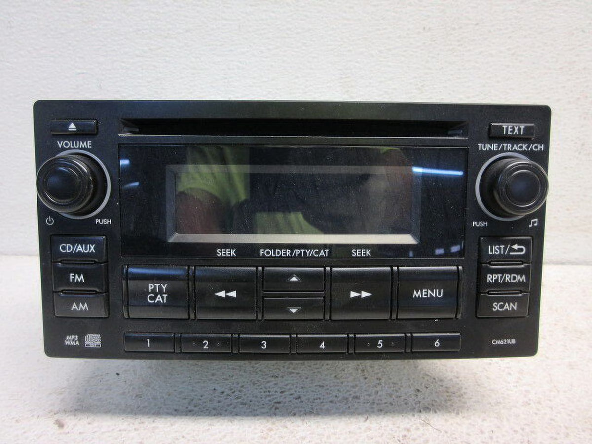 Pre-Owned Subaru Impreza XV Crosstrek AM FM CD Radio Receiver CM621UB OEM N24759
