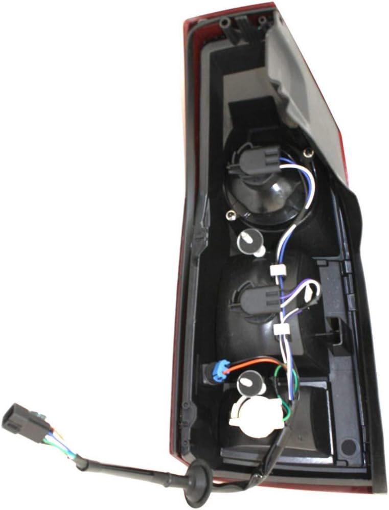 2004-2007 Cadillac CTS Tail Light Assembly Pair with Bulbs Y157958