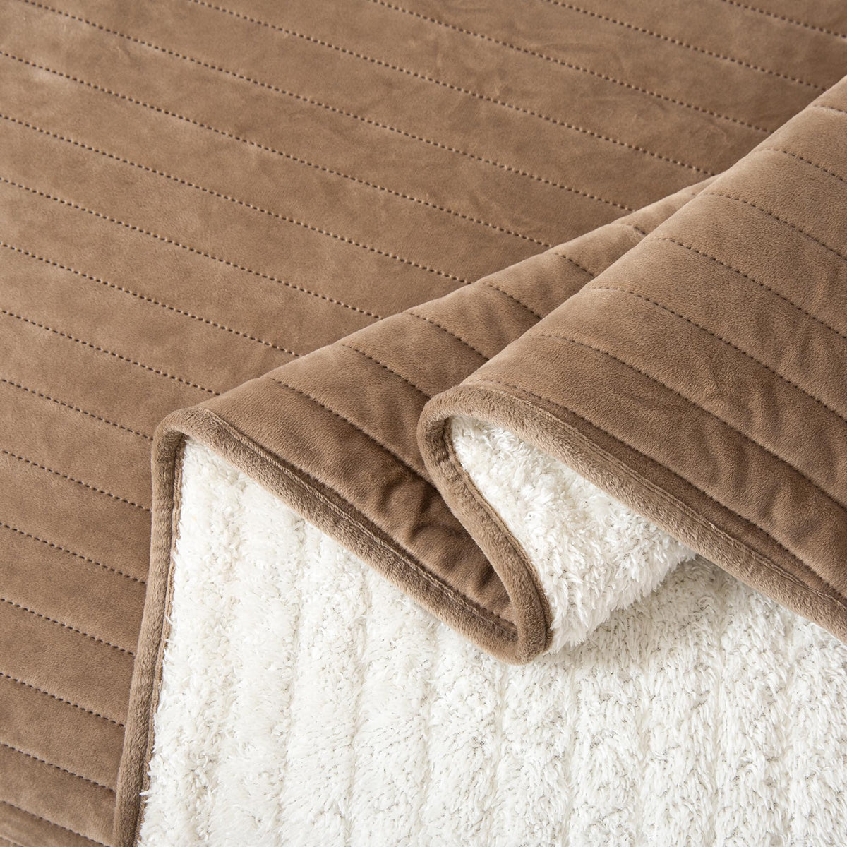 Pink King Microfiber Quilt Set M98337