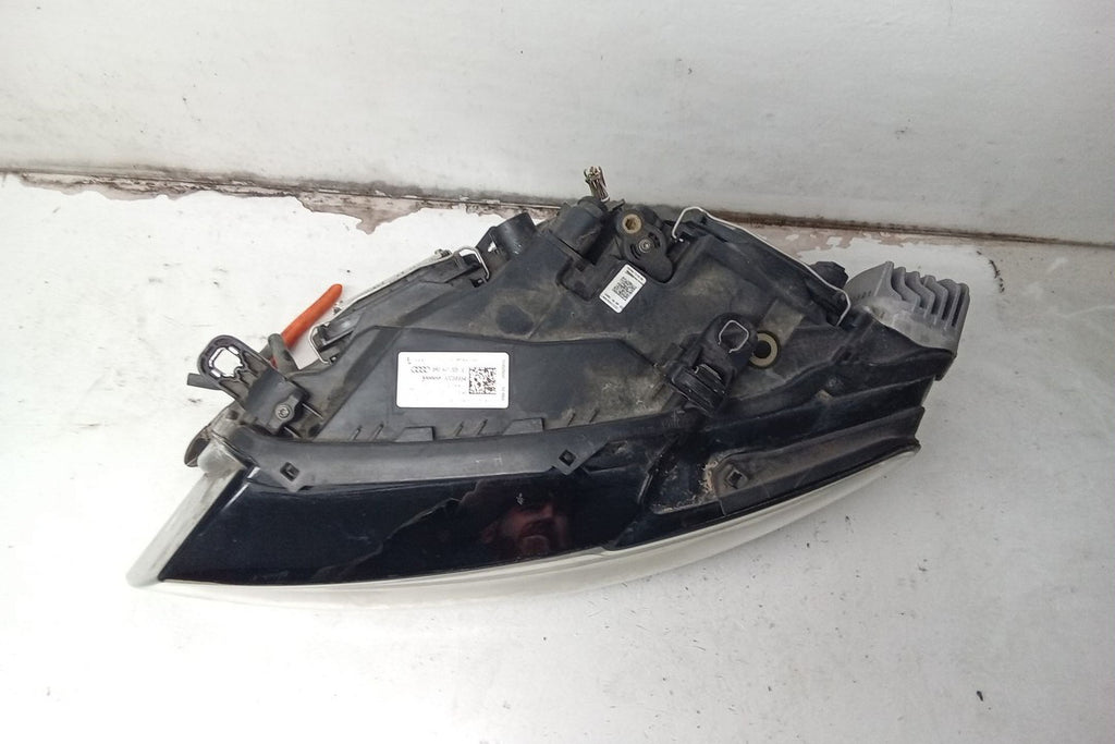Pre-Owned Audi Q5 Driver LH Head Light Lamp W90832
