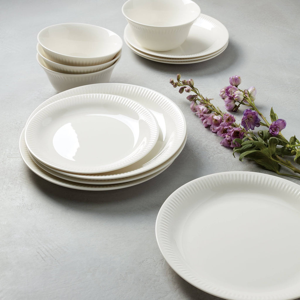 12 Piece White Dinnerware Set D25669