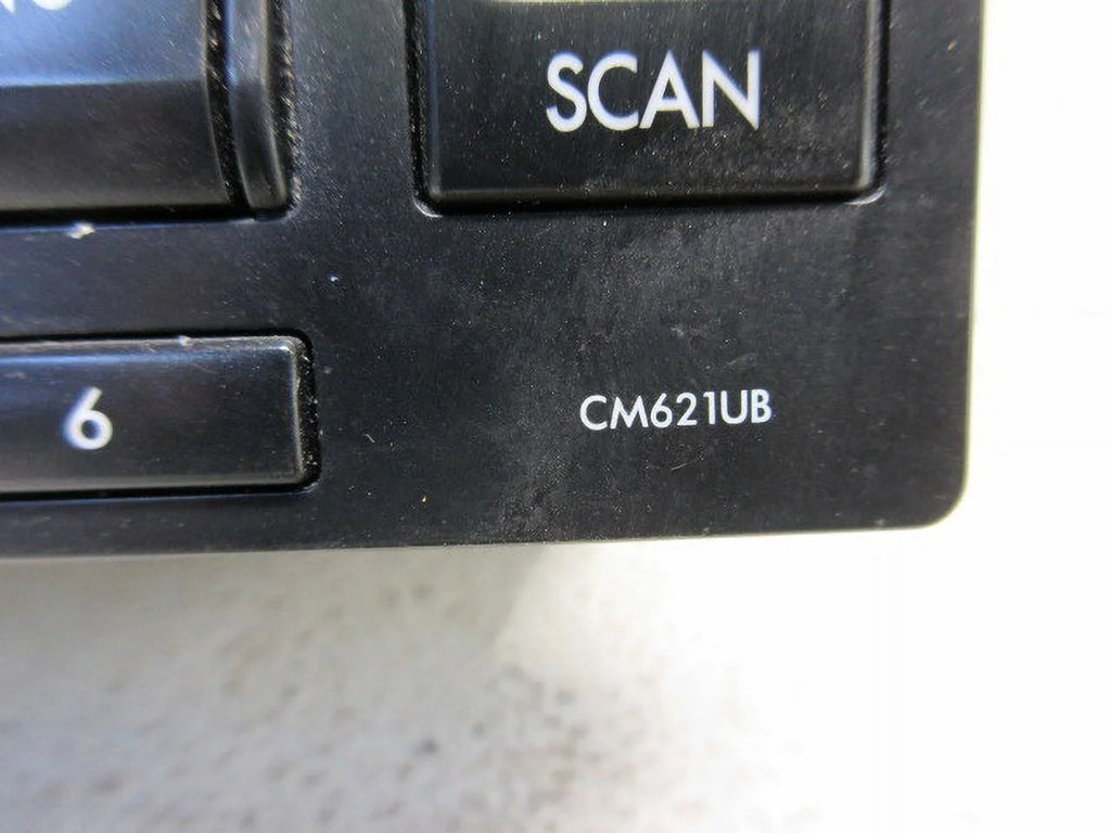 Pre-Owned Subaru Impreza XV Crosstrek AM FM CD Radio Receiver CM621UB OEM N24759