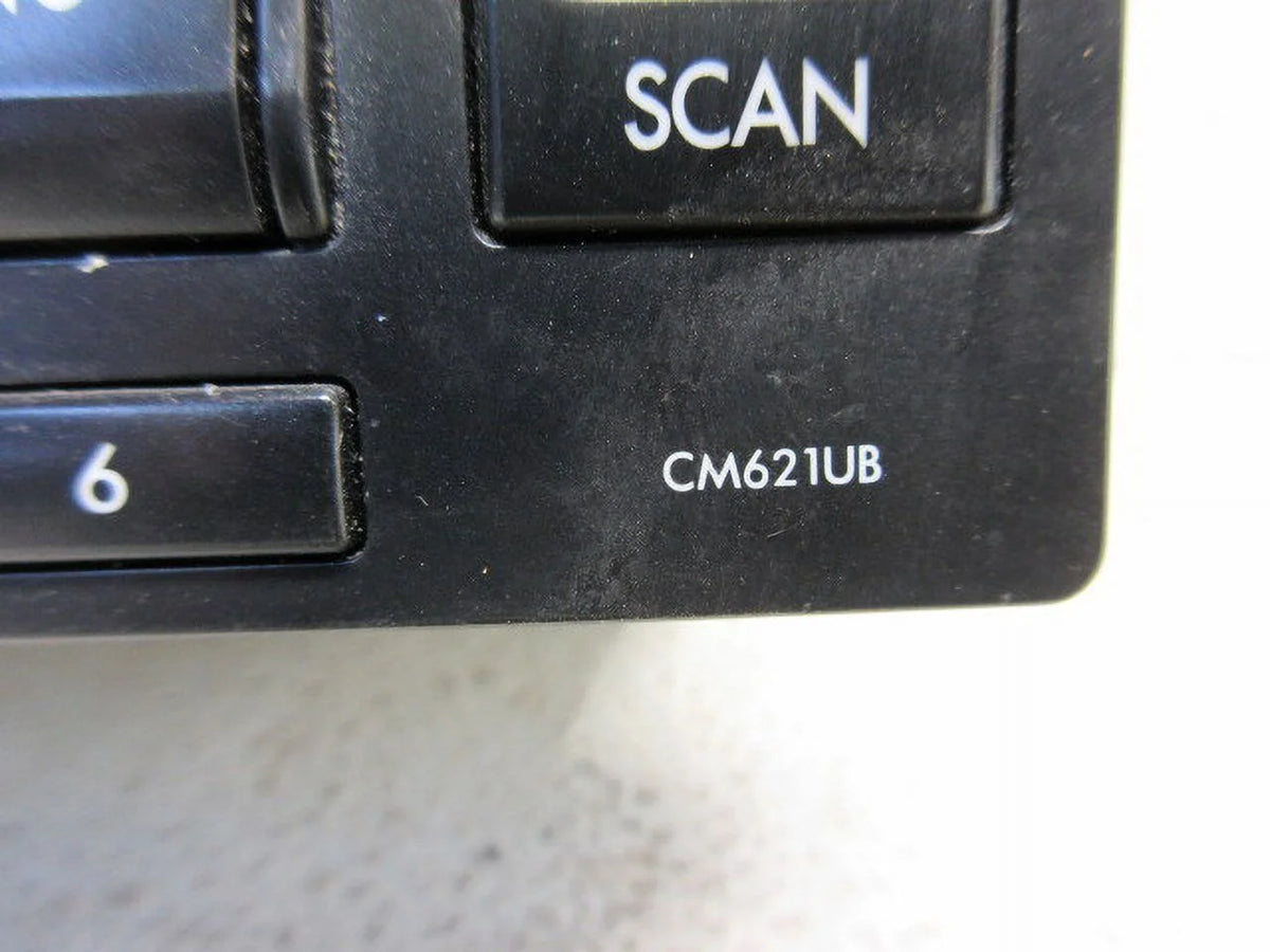 Pre-Owned Subaru Impreza XV Crosstrek AM FM CD Radio Receiver CM621UB OEM N24759