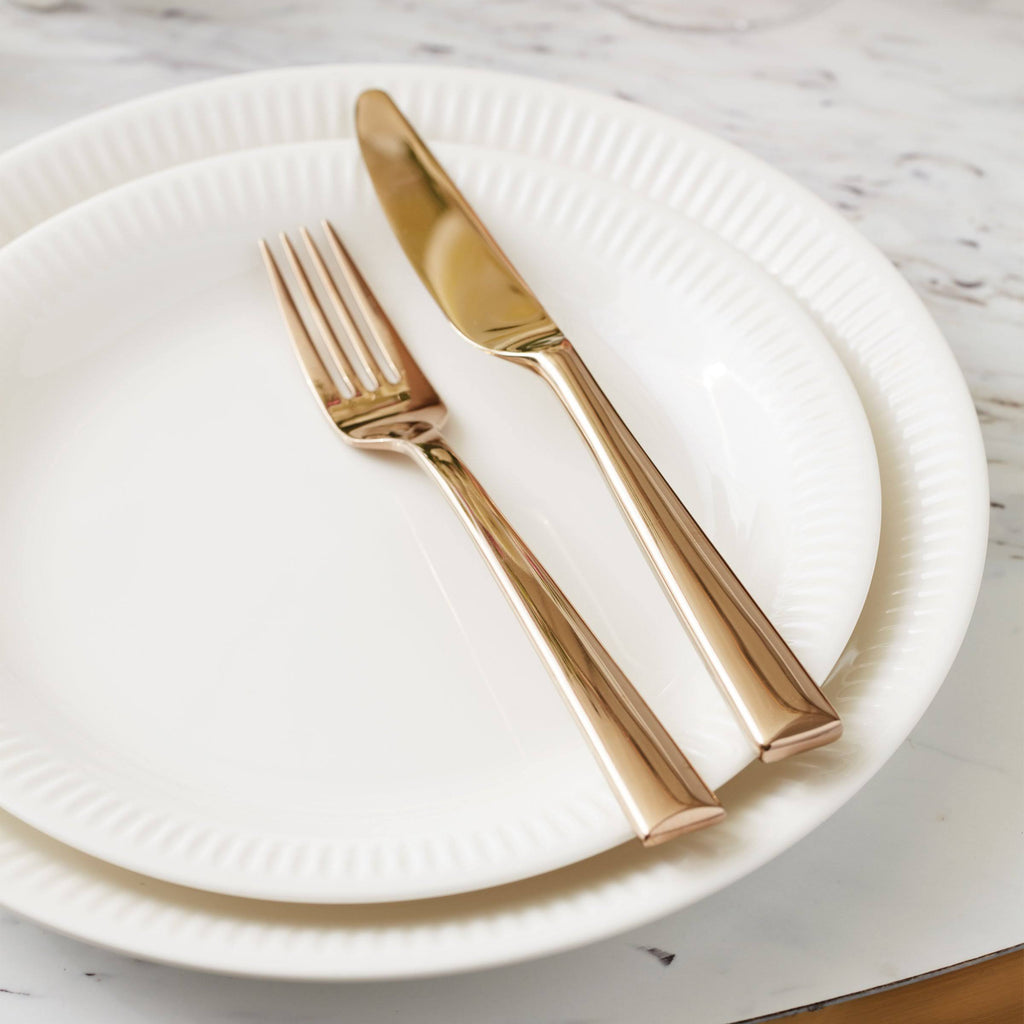 12 Piece White Dinnerware Set D25669
