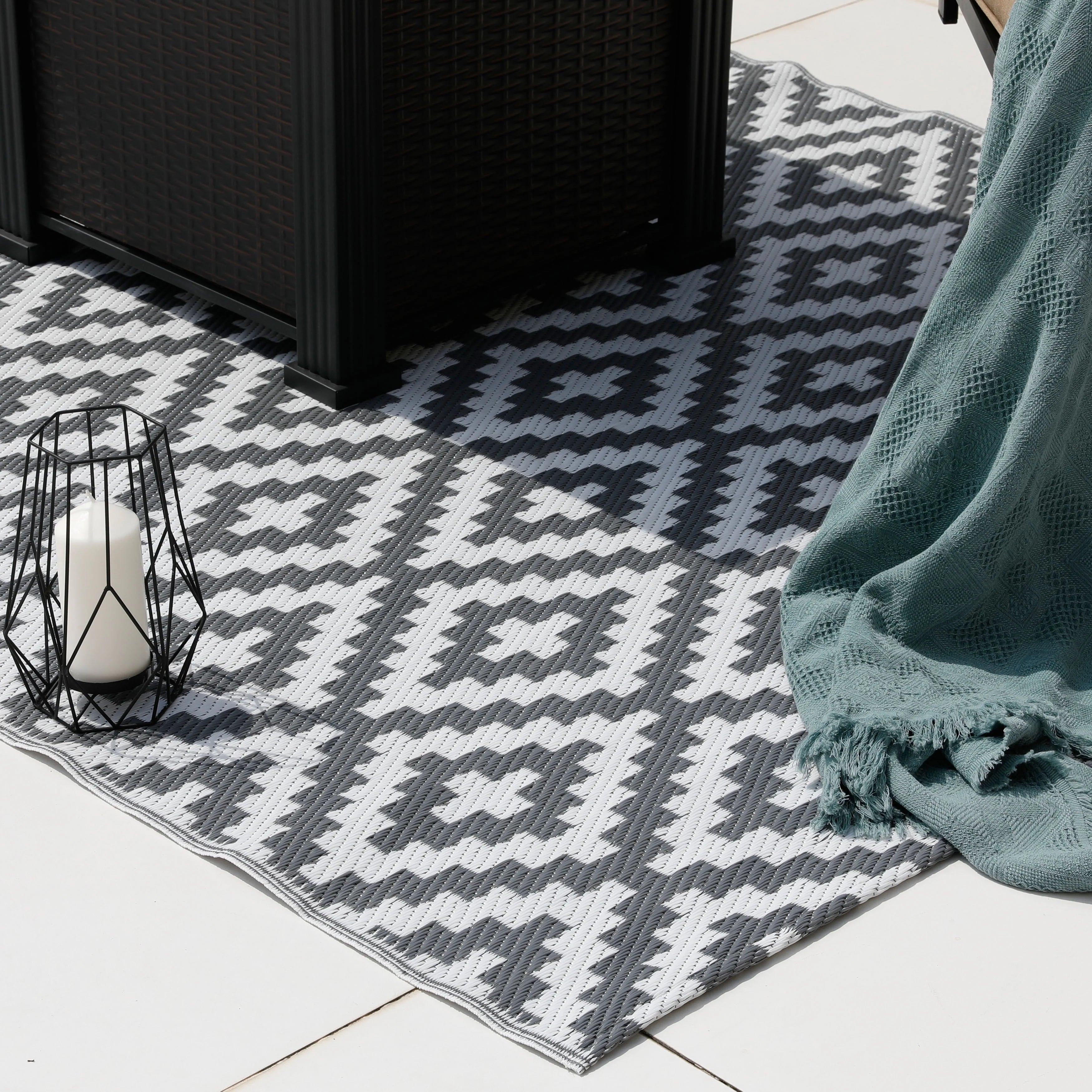 Reversible Plastic Straw Outdoor Area Rug Q791