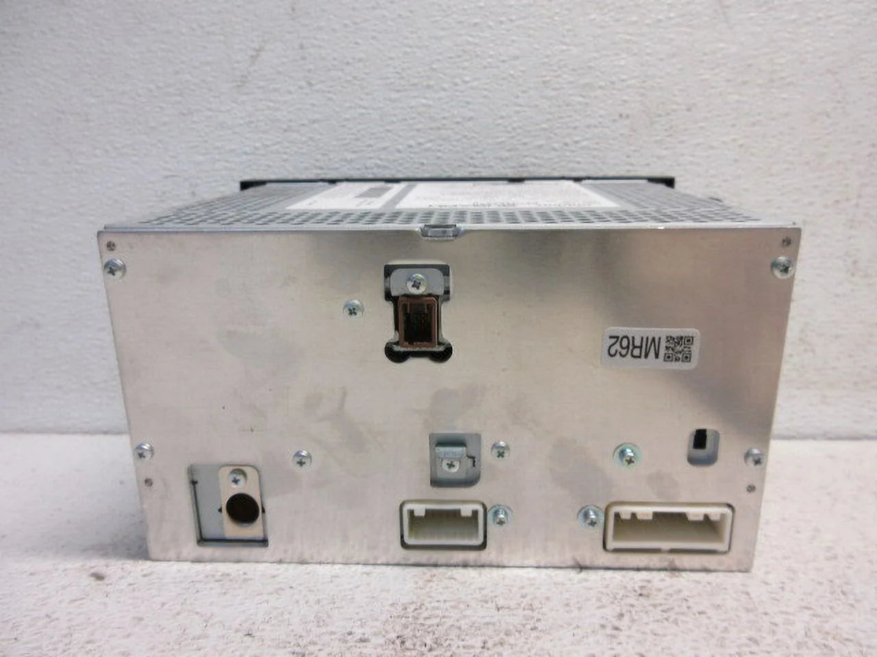 Pre-Owned Subaru Impreza XV Crosstrek AM FM CD Radio Receiver CM621UB OEM N24759