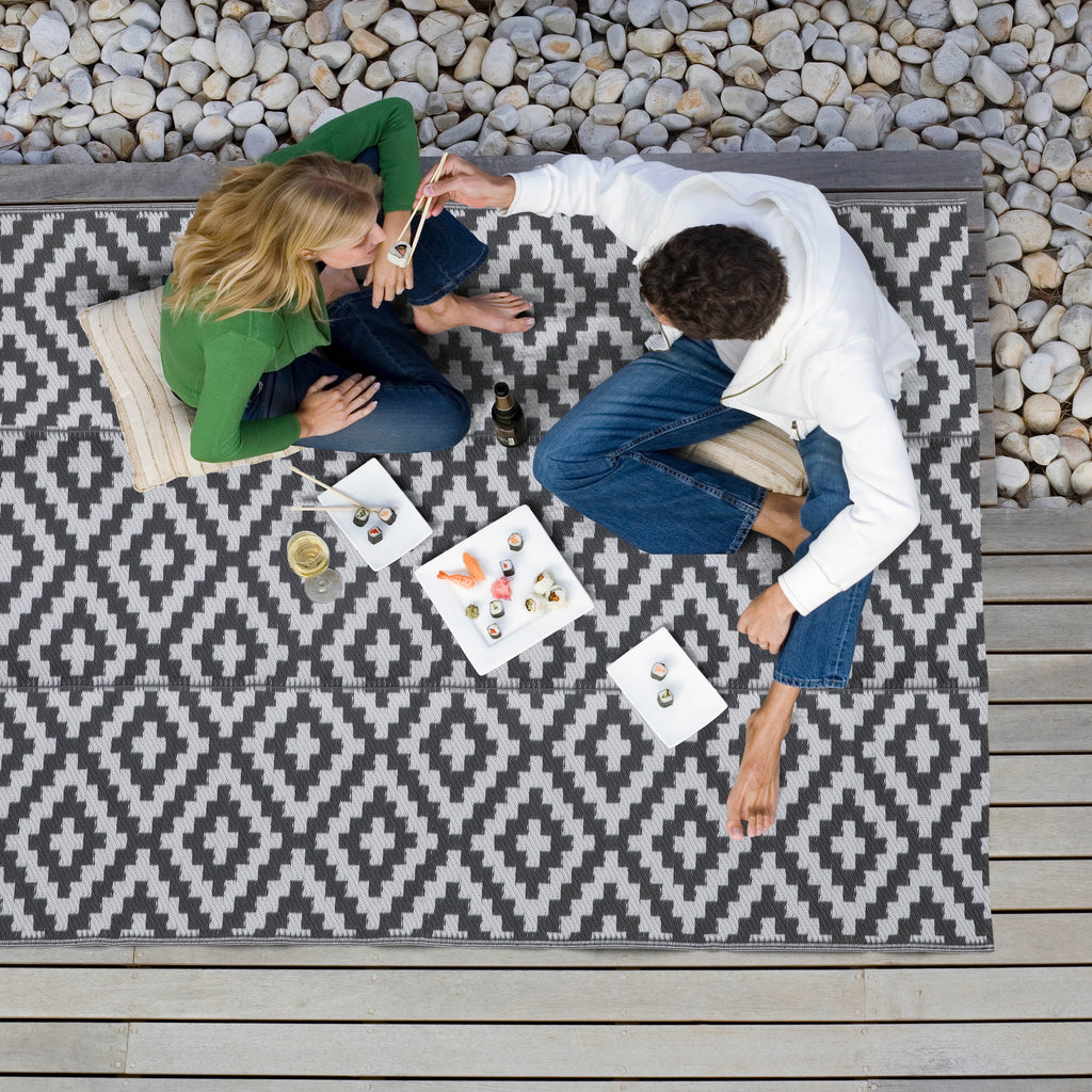 Reversible Plastic Straw Outdoor Area Rug Q791